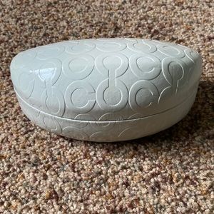Coach Hard Clamshell Cream Eye Glass Sunglasses Case/w/Coach Microfiber Cloth